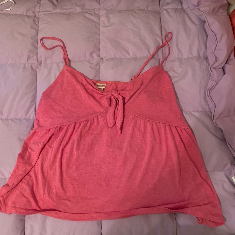 Super cute pink tank top from target!
